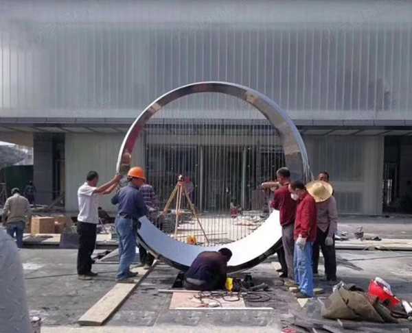 現代園林景觀雕塑如何進行包裝運輸？優藝雕塑廠家為您支招